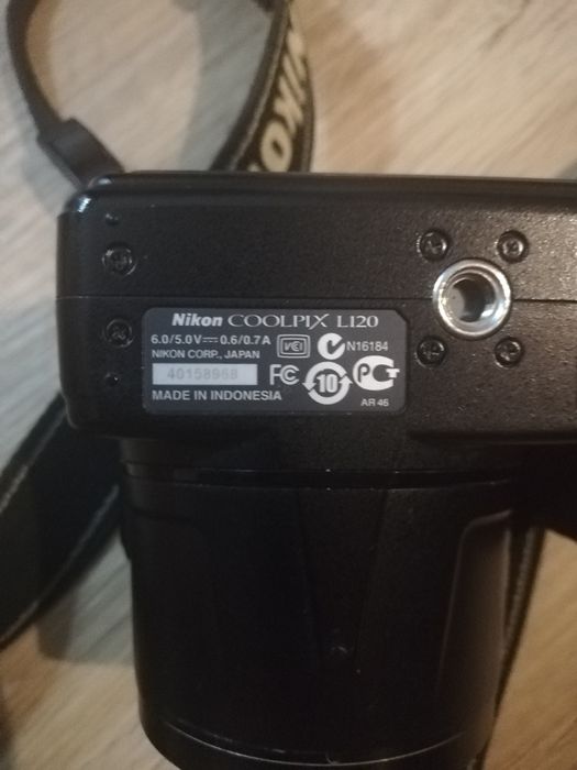 Máquina fotográfica NIKON coolpix L120