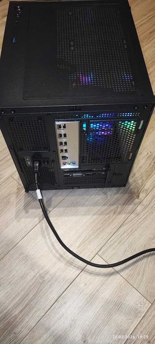 Komputer gamingowy XEON 6/12 • 32GB RAM • 8GB GPU • OBUDOWA RGB +Win11