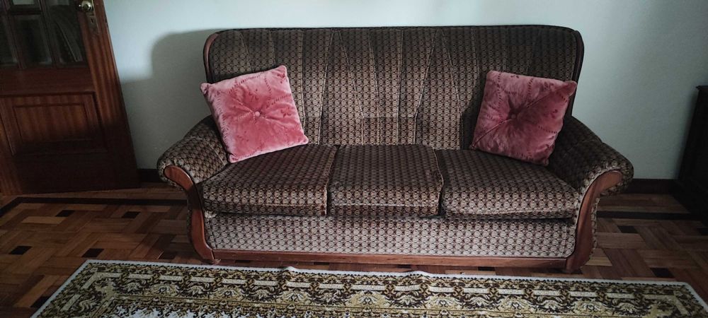 Conjunto de sofás em excelente estado