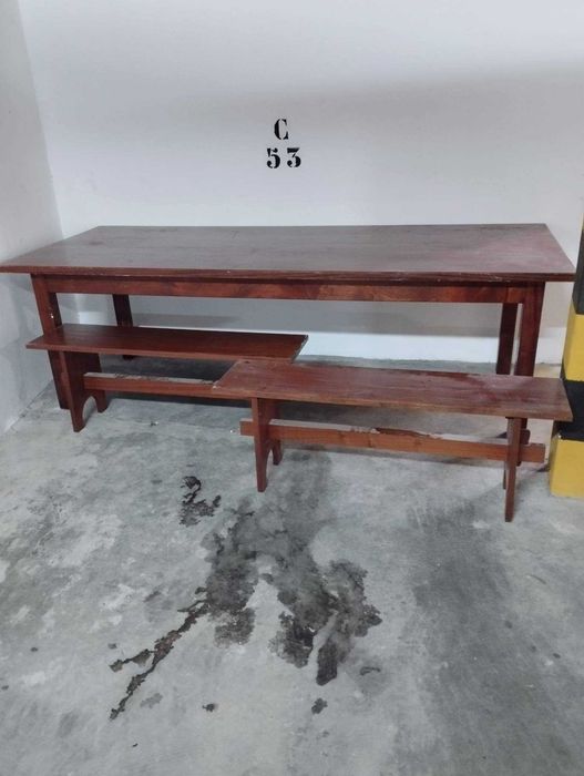 Mesa com 4bancos