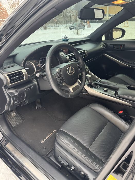 Продам стильний Lexus IS 2014