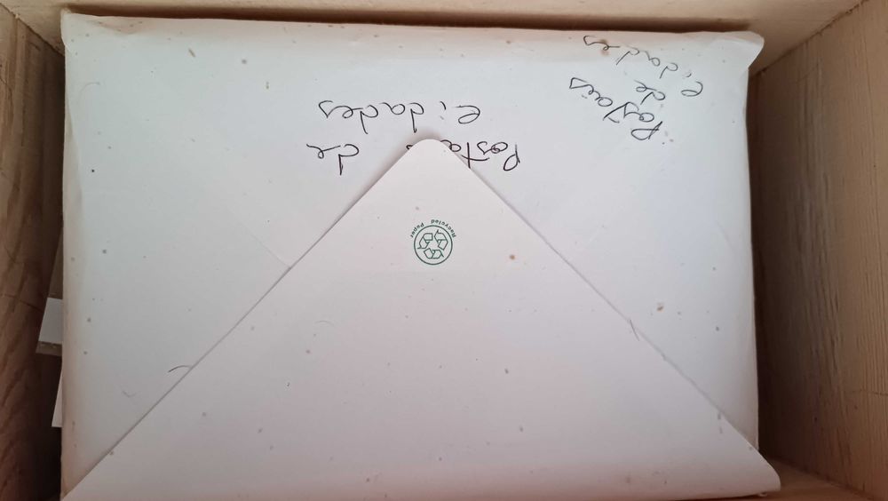 Coleção de postais pintados á mão e pé