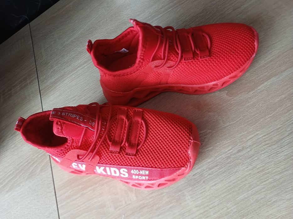 Adidasy czerwone 28