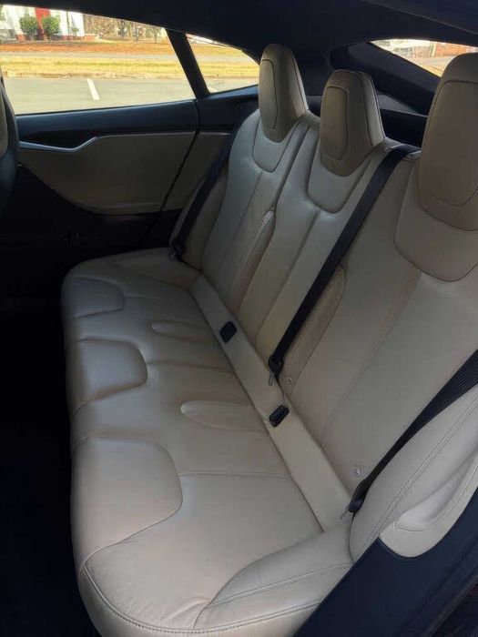 Tesla Model S 75D      2016