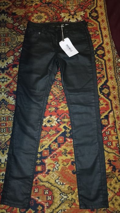 Джинси скіні з напиленням.