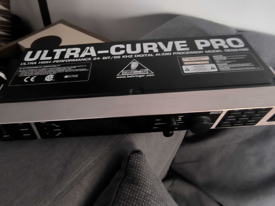 Behringer DEQ2496 Ultra-Curve Pro (LER ATENÇÃO - COM DEFEITO)