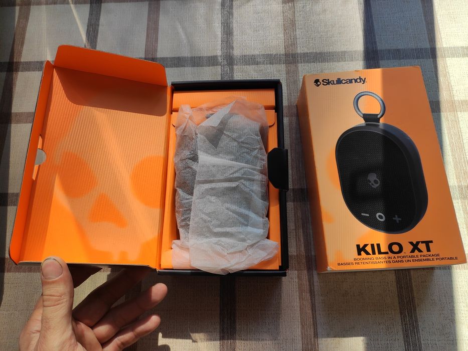Продам блютуз колонку Skullcandy