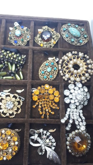 Винтажные броши.