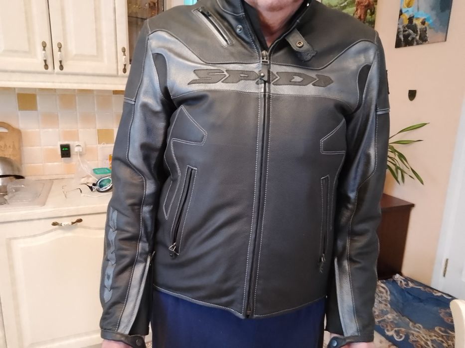 Продам мото куртку