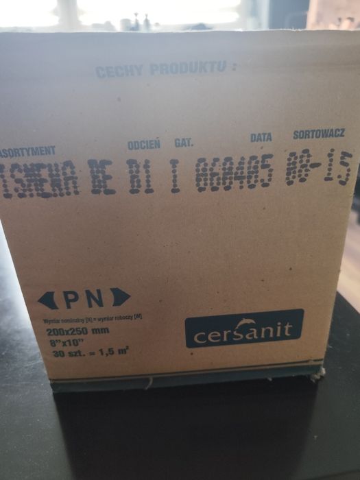 Sprzedam płytki naścienne kuchenne na fartuszek.