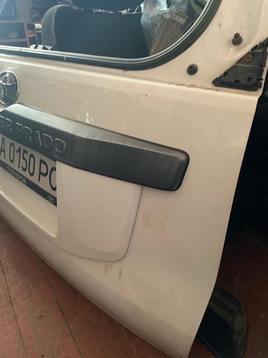 Кришка багажника Toyota Land Cruiser 150