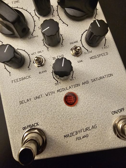 Echodream 2 klon (delay z modulacją i fuzz)
