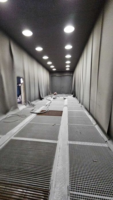 Śrutownia/piaskarka sprzęt do komory 15x4x4 zbiornik i sprężarka 45 kW