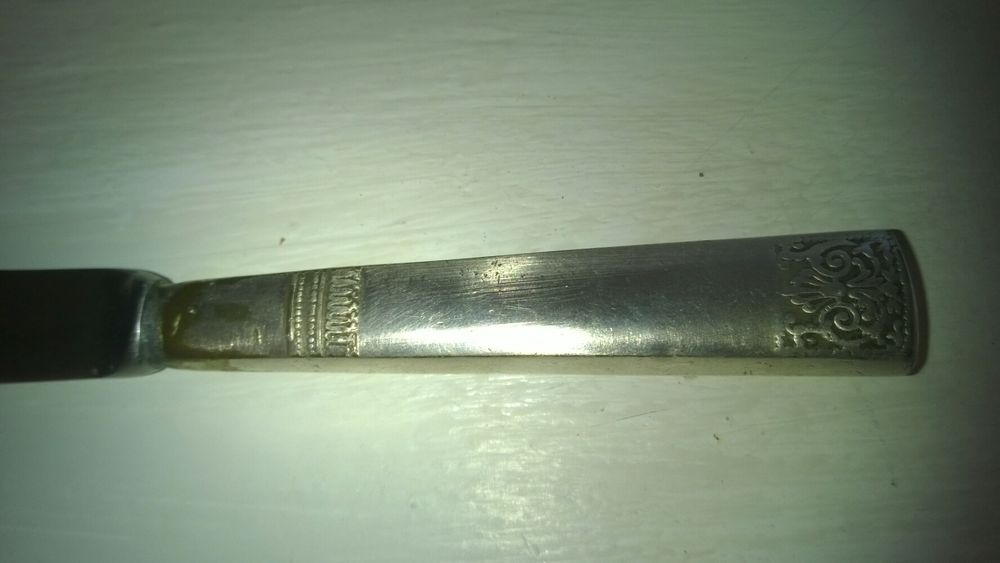 Zabytkowe noże ze srebrnymi rękojeściami - 2 sztuki