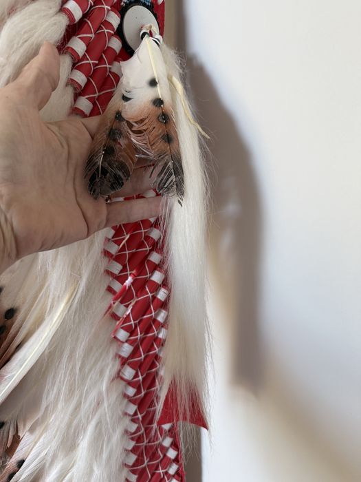 Strój indianina z prawdziwych piór