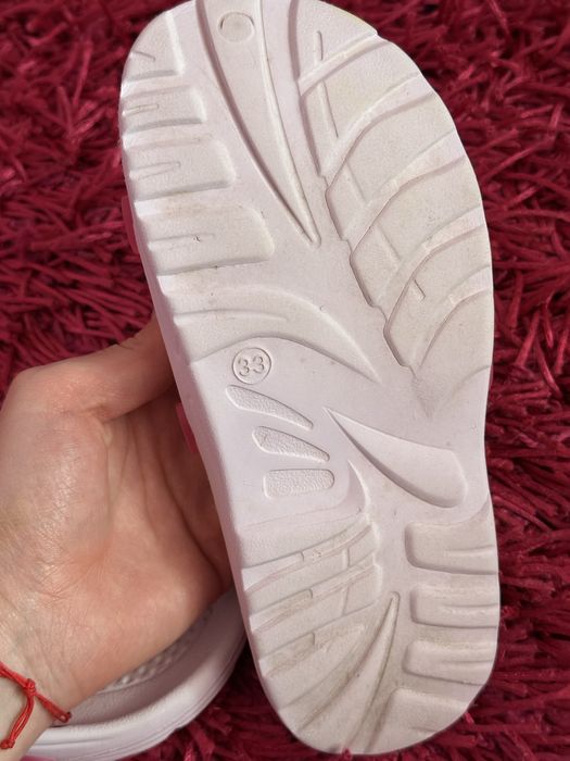 Шльопанці для дівчинки