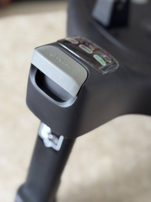 База Cybex T обертова на 360