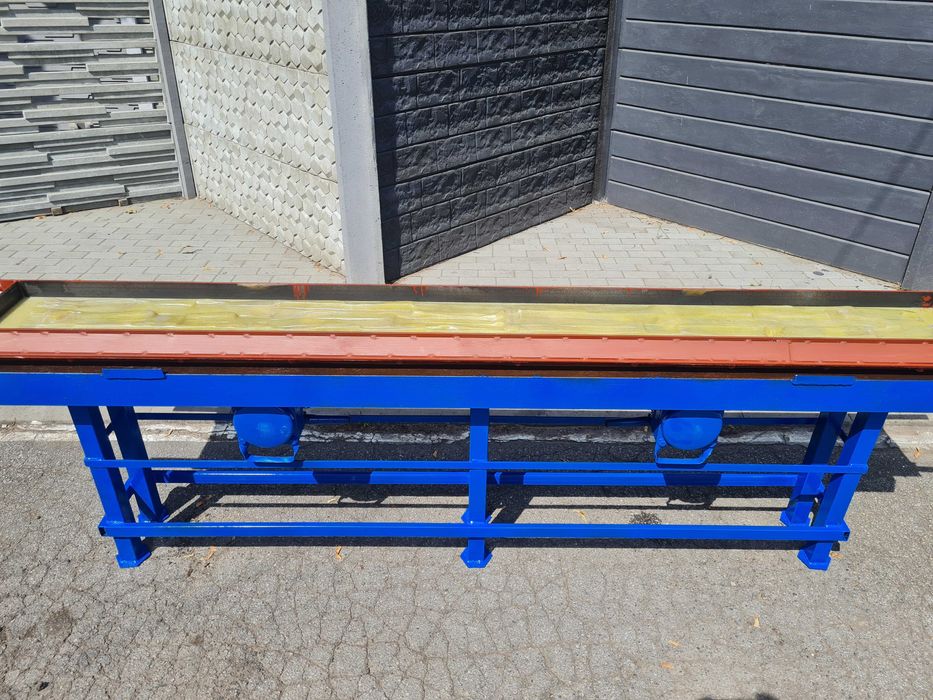 Stół wibracyjny do podmurówki.