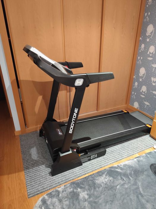 Electric treadmill492421841044131843
