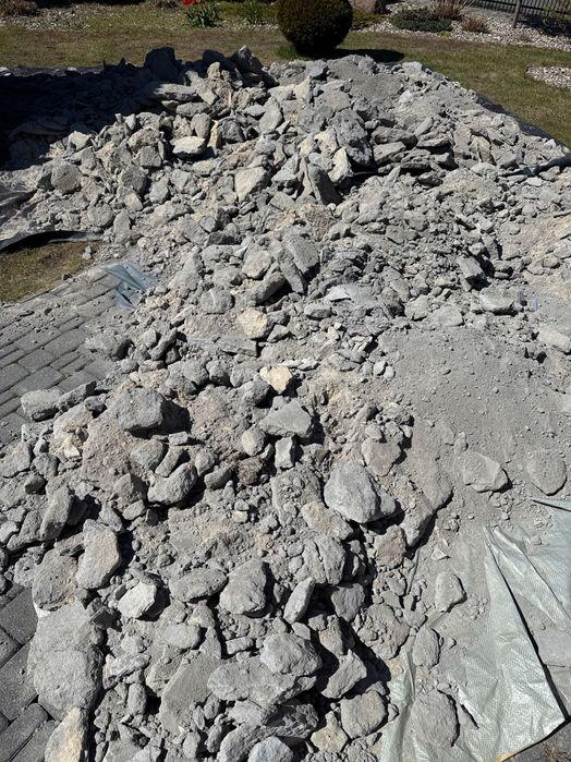 Suchy beton, gruz