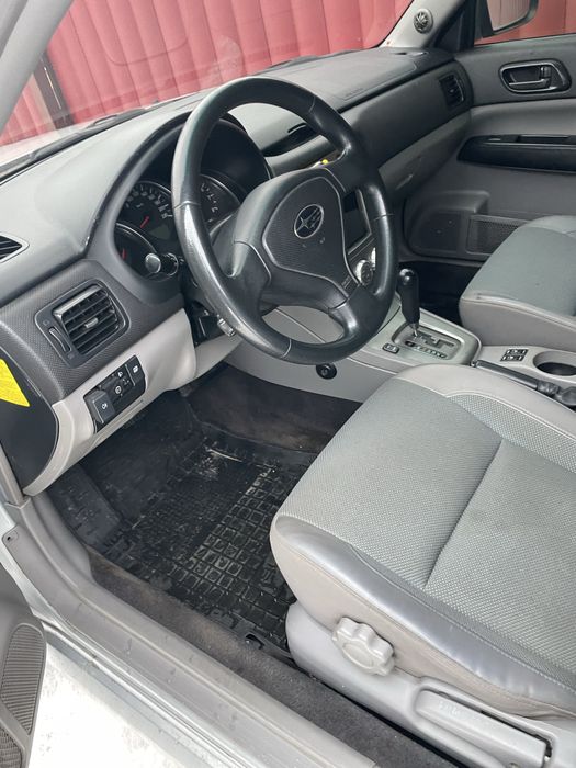 Прдам субару форестер