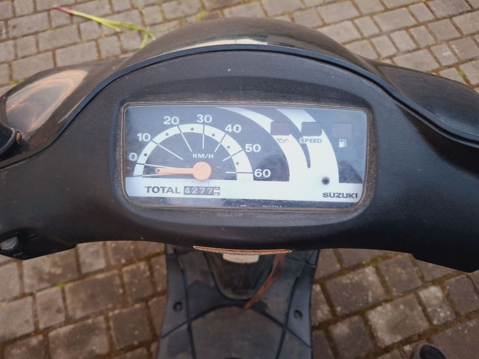 Скутер Suzuki lets 2