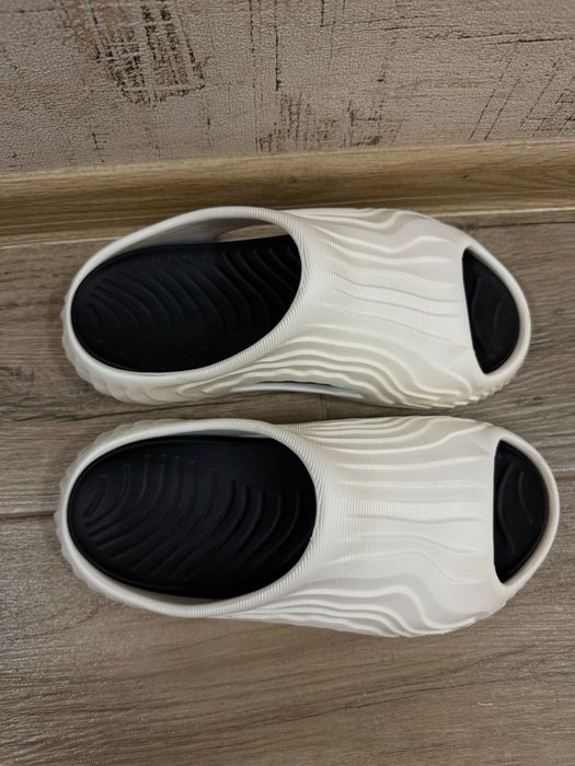 Продаю женские шлепки