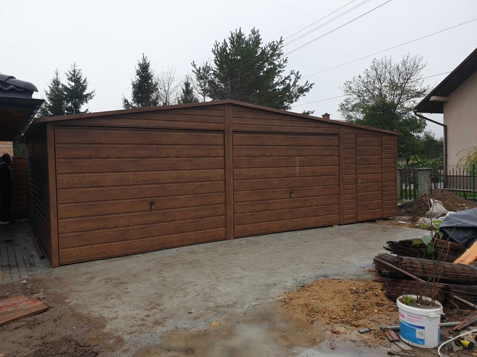 Garaż blaszany 10x7 grafit mat bramy złoty dąb