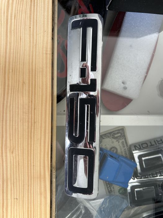 Ford f150 znaczek tylny