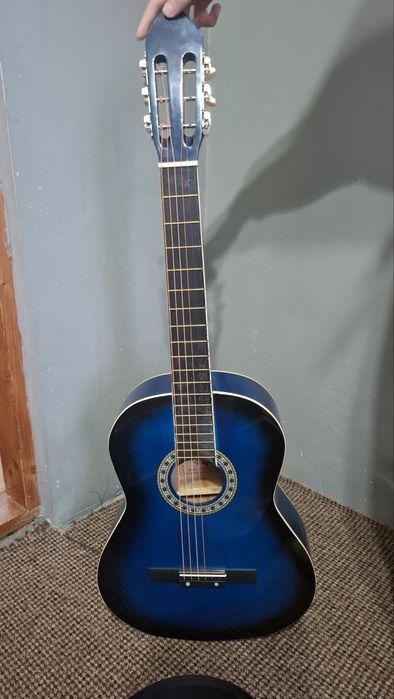 Акустична нова  гітара