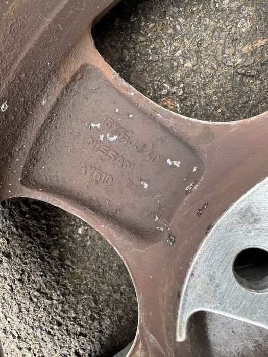 Диски r16 5/114.3 Nissan