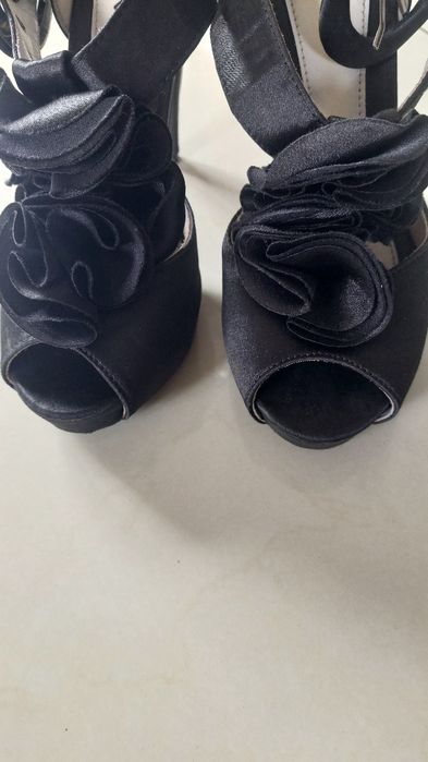 Buty satynowe 37