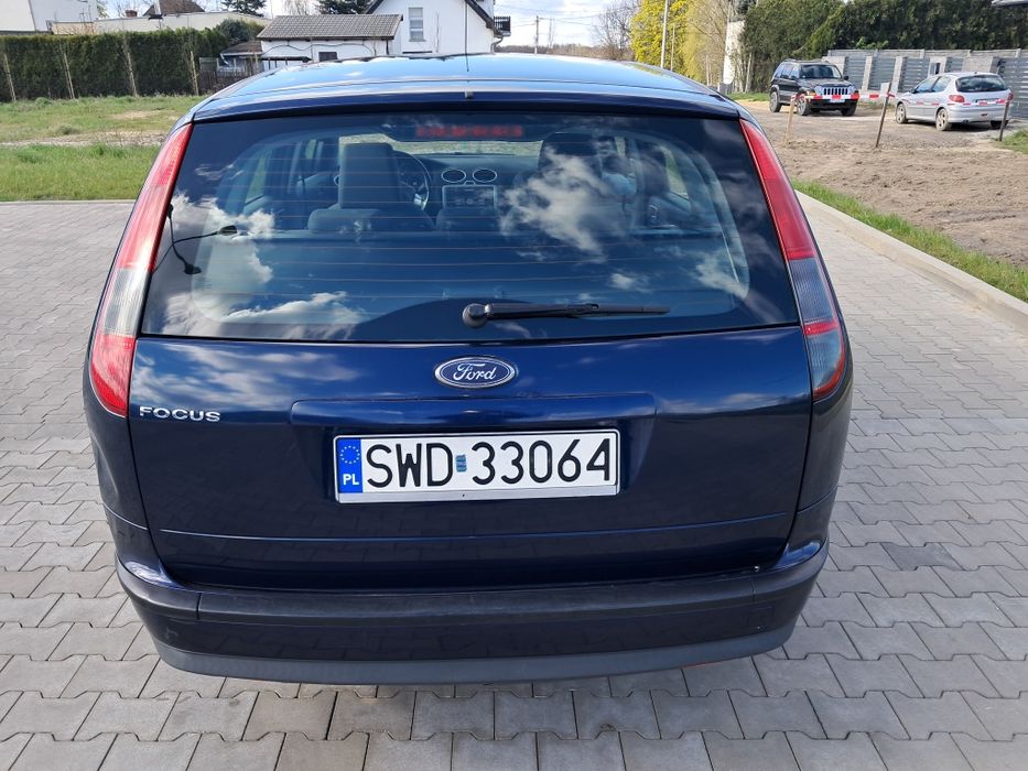 Ford focus2  1.6 benzyna