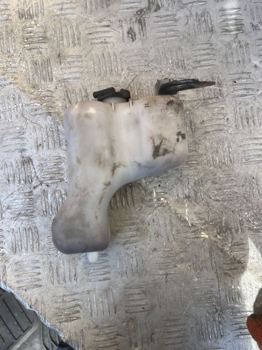 Бачок разширительный Тойота рав4 год 1999 пер поколение toyota rav4