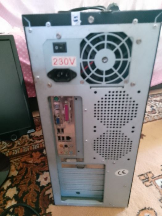 Системный блок и монитор