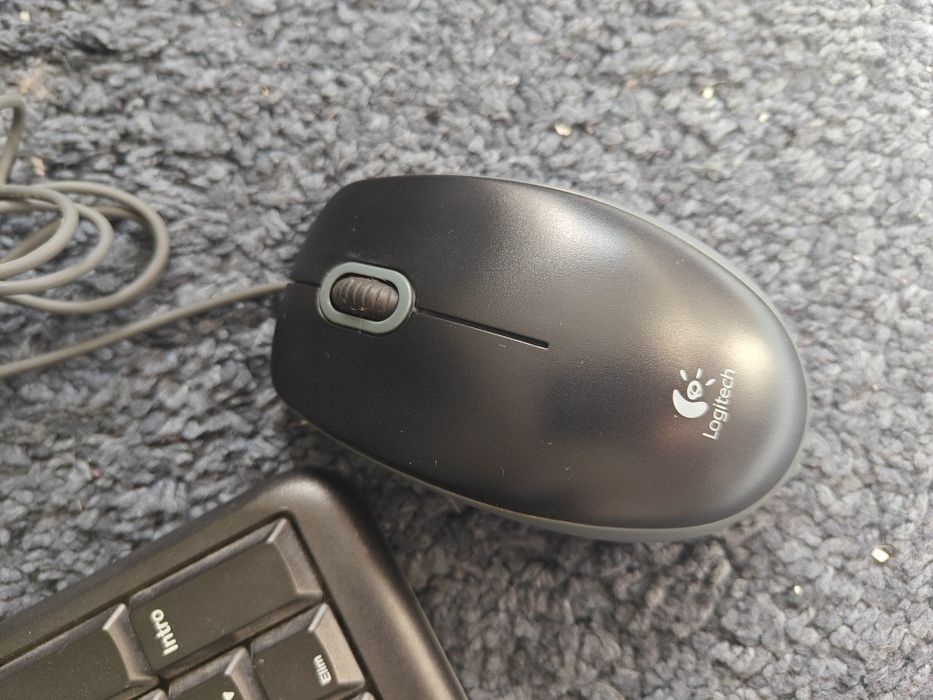 Logitech MK120 Mouse and Keyboard64752347394691122