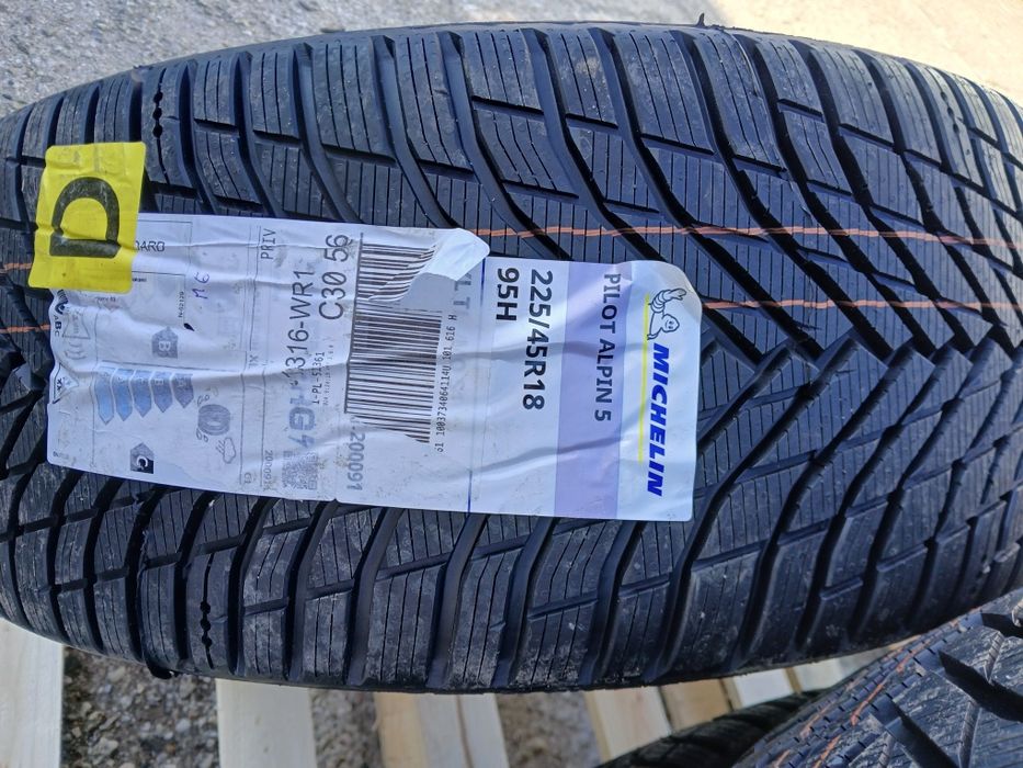 Komplet nowe koła zimowe mercedes w206 c-klasa 225/45r18 michelin MO