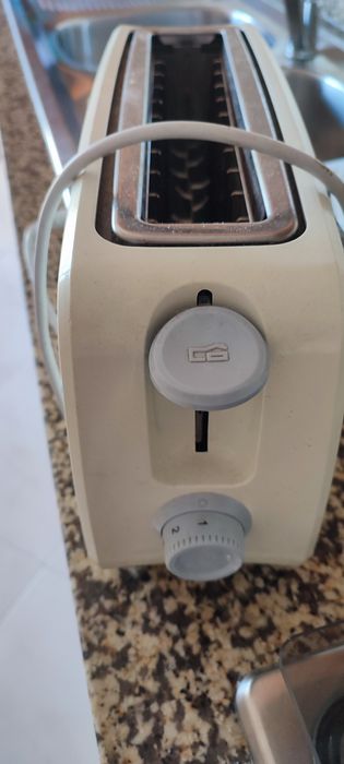 Torradeira Orbegozo – funcional, pronta a usar