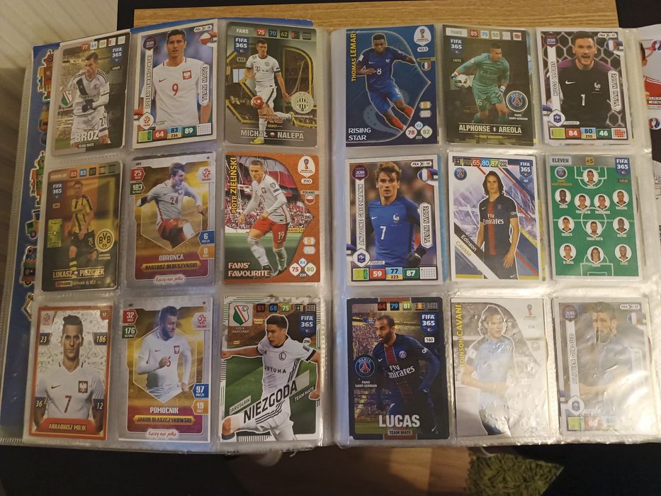Karty piłkarskie różne