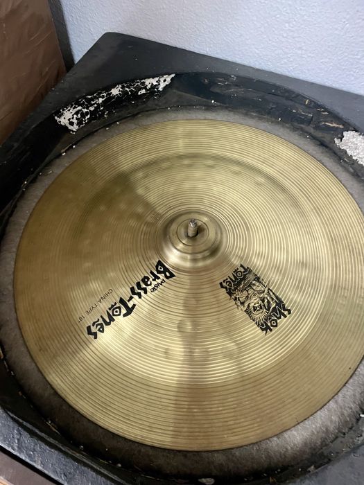 Bateria Ludwig completa com pratos Sabian e Paiste