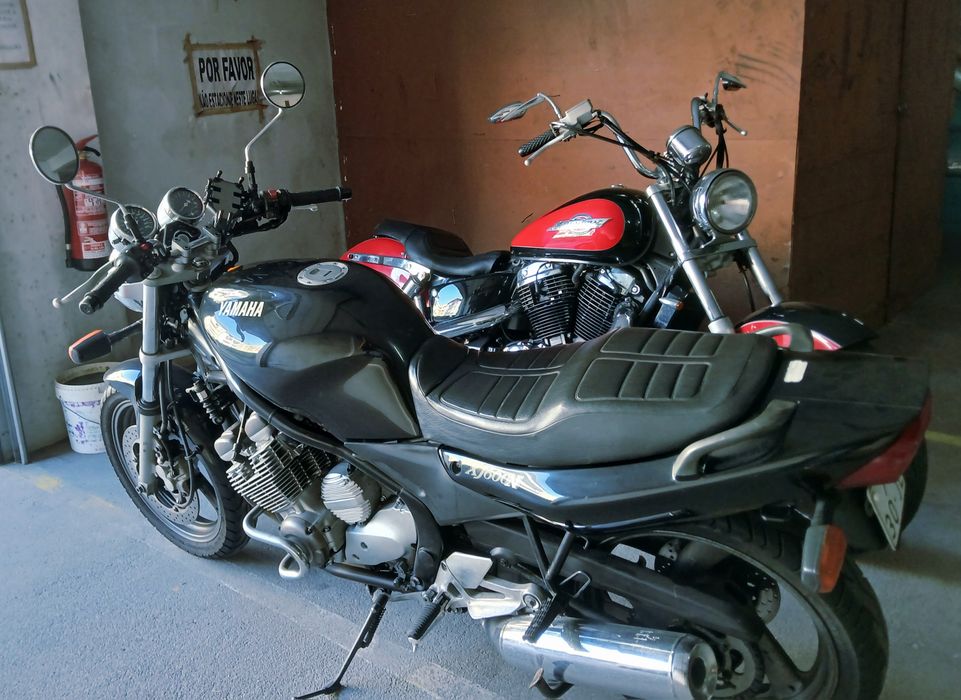 Honda shadow 1100 1999 e yamaha xj 600 N