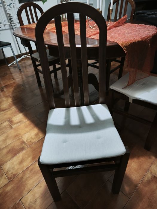 Mesa jantar e 4 cadeiras em cerejeira