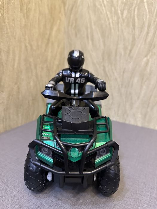 Игрушечный Радиоуправляемый квадратики с фигуркой