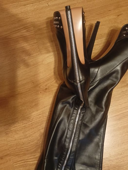 Piękne nowe kozaki z eko skóry