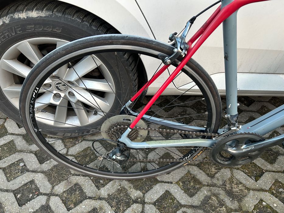 Rower szosowy kolarzówka gravel Genesis Carbon tiagra
