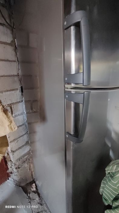 Широкий вместительный холодильник   Whirlpool No Frost , высота 187 см