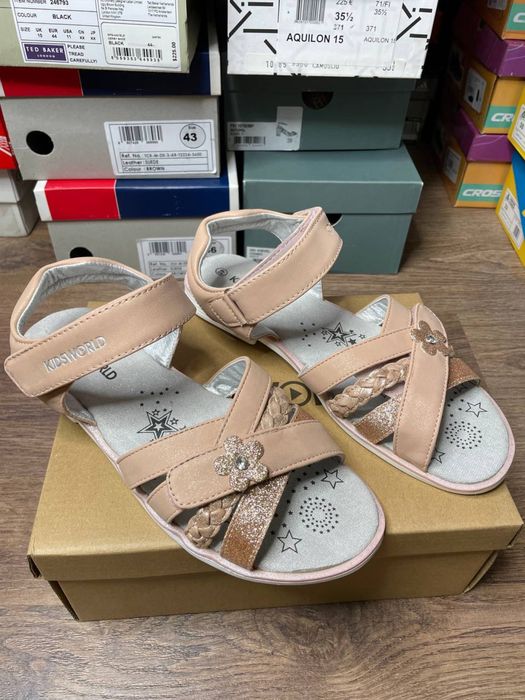 Босоніжки на дівчинку KidsWorld, розмір 40.