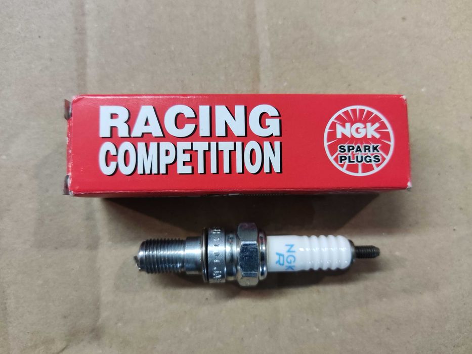 Продам свечу зажигания NGK R0409B-8  (7791)
