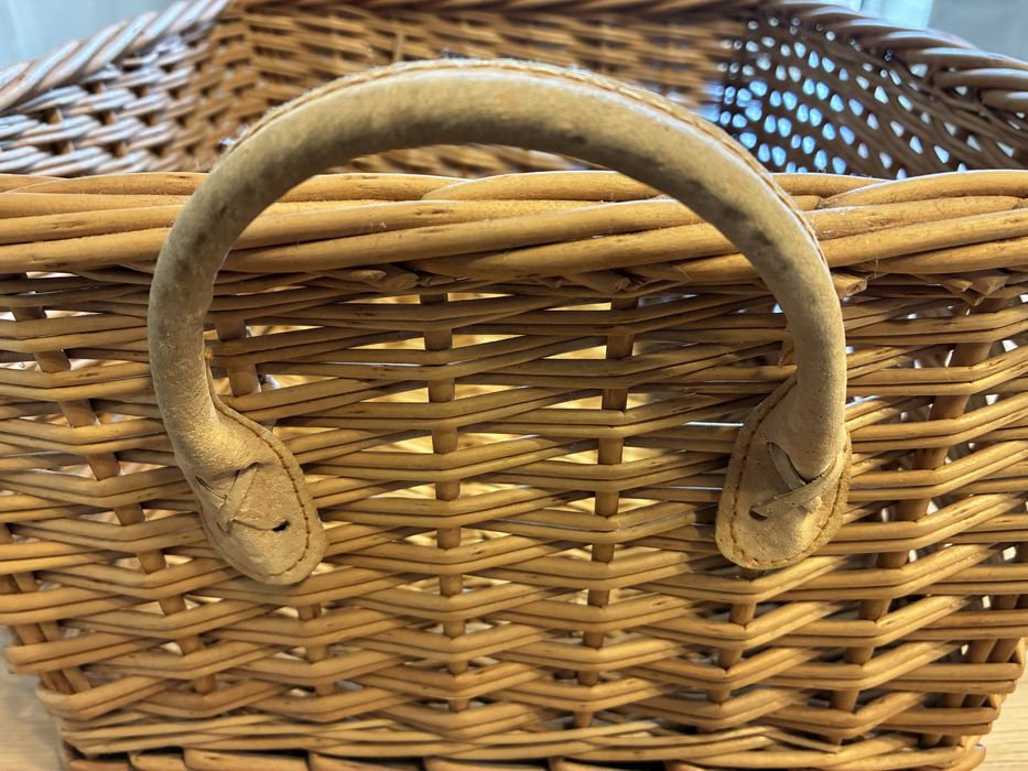 Cesto rectangular e robusto em verga da Zara Home