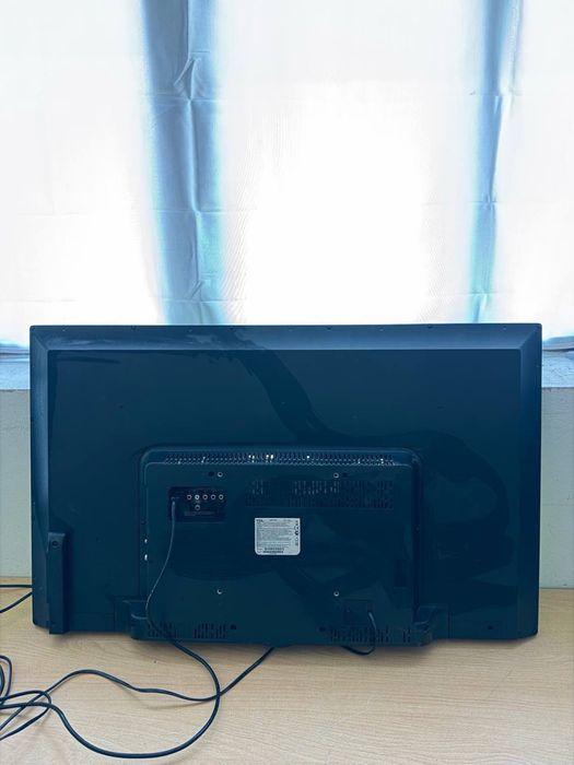 Телевізор TCL 40″ Full HD / пульт / L40E3005F